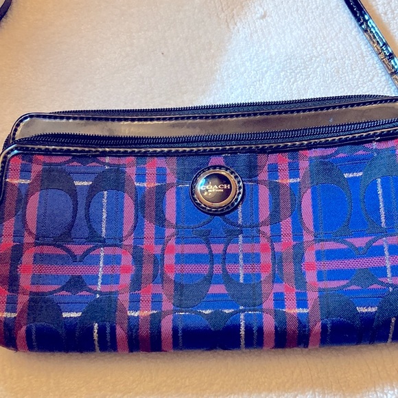 COACH TARTAN DOUBLE POCKET WRISTLET WALLET. MANY POCKETS WITH LOTS OF ROOM. EUC - Picture 5 of 14